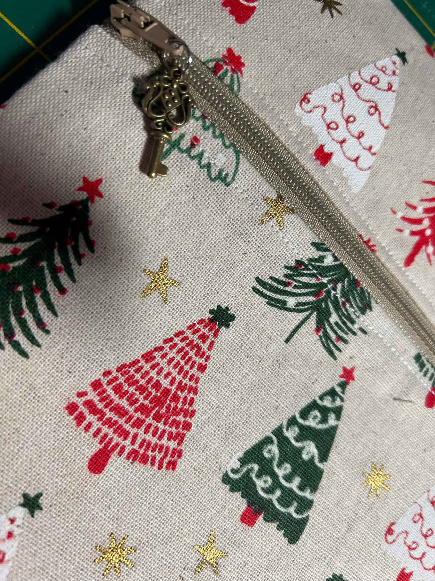 Linen Christmas Trees ~ Large (Moss Zip)