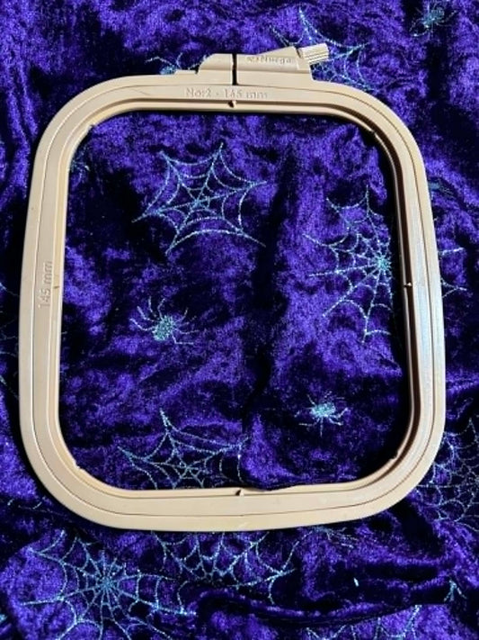 Nurge Embroidery Hoop ~ Square Plastic ~ #2 14.5cm x 16.5cm
