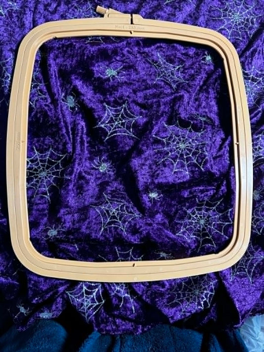 Nurge Embroidery Hoop ~ Square Plastic ~ #4 25cm x 28cm
