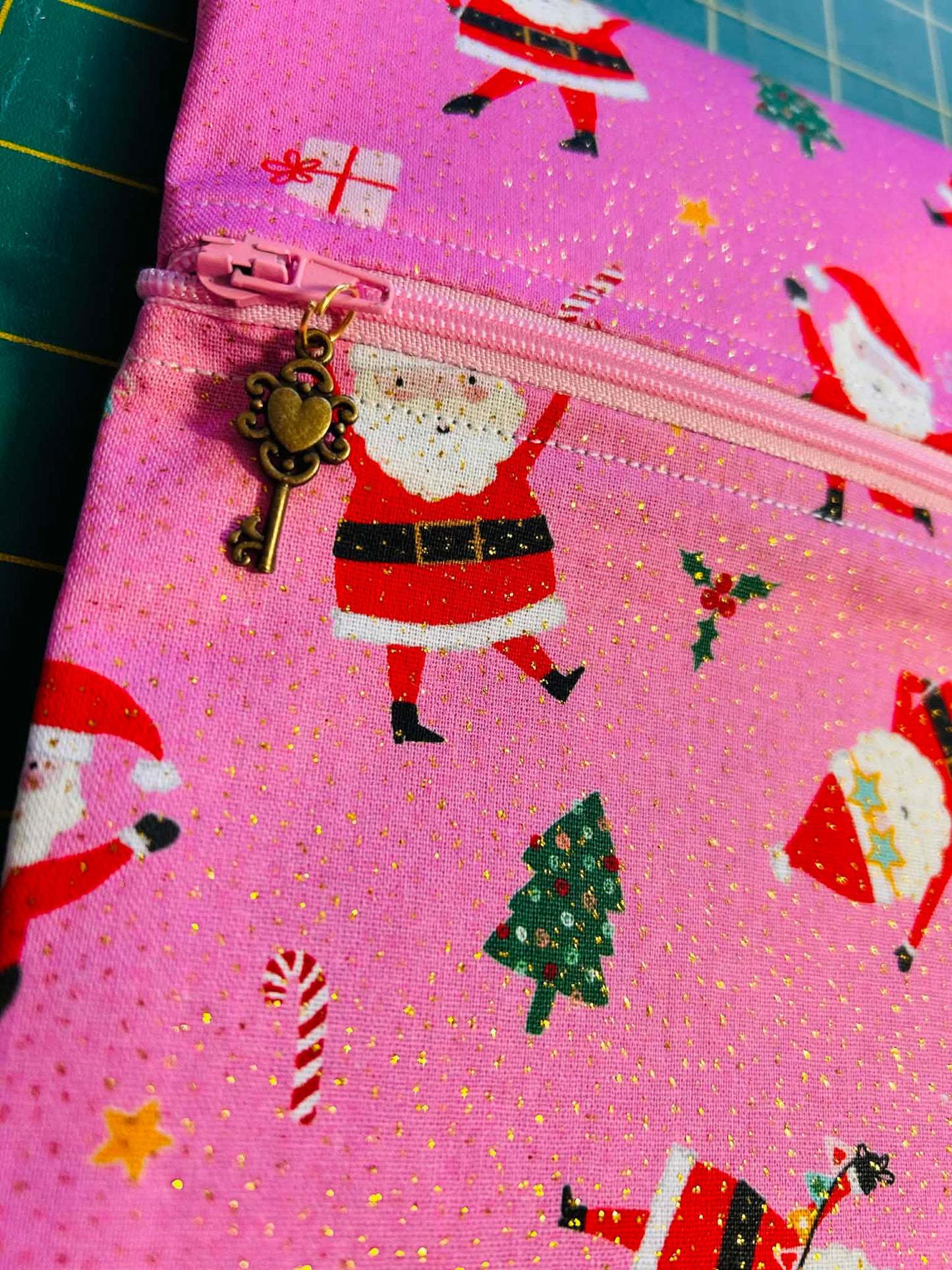Santa On Pink (Gold Glitter) ~ Large (Pink Zip)